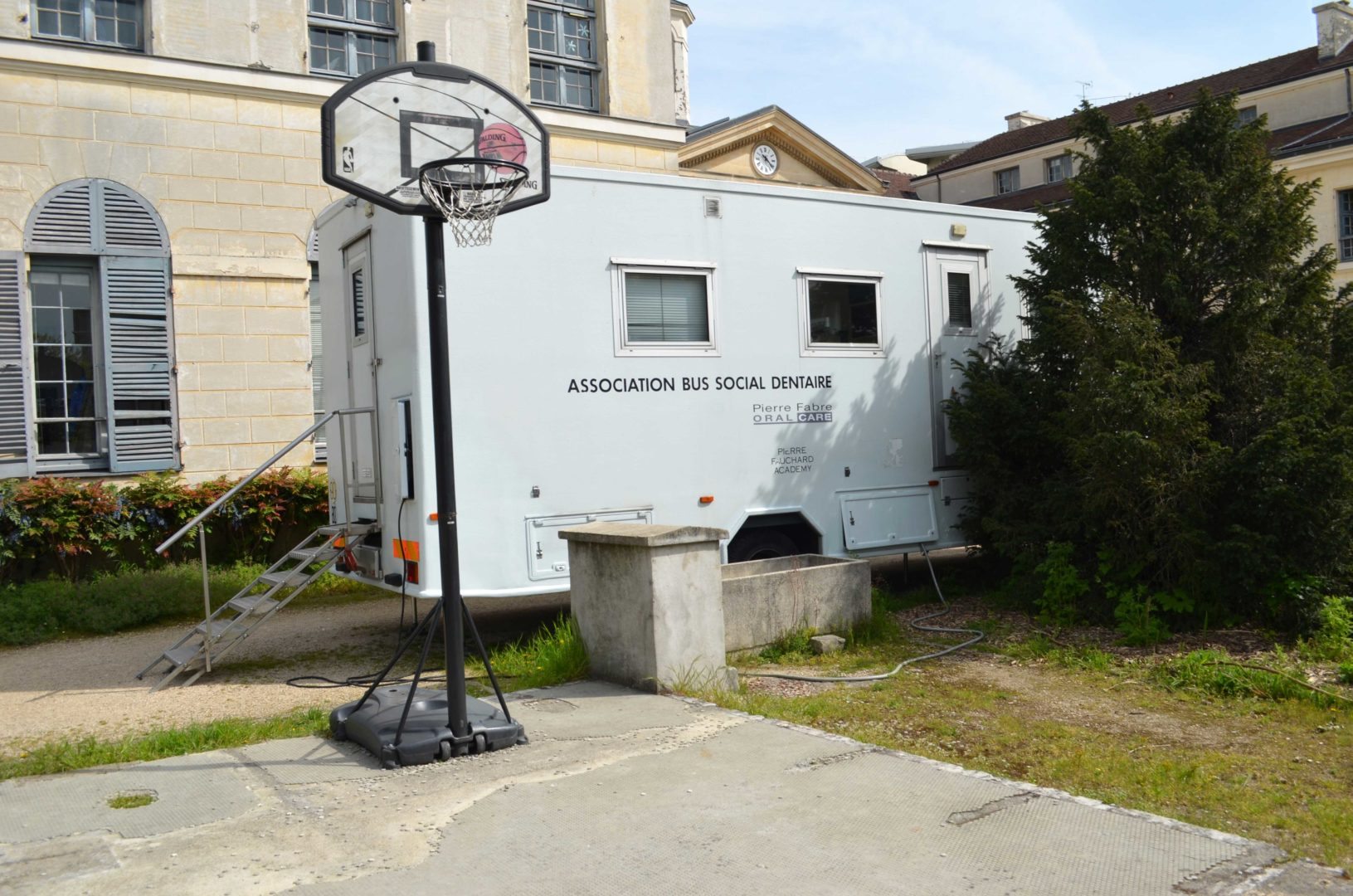 bus-dentaire-benevole